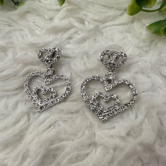 NOLAN MILLER Dangle Drop Heart Rhinestone Earrings Stud Closure - Picture 2 of 7